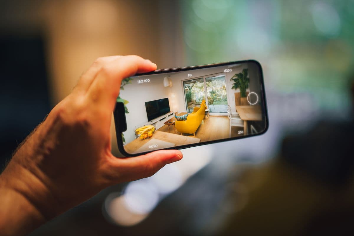 Foto, annuncio e messa online